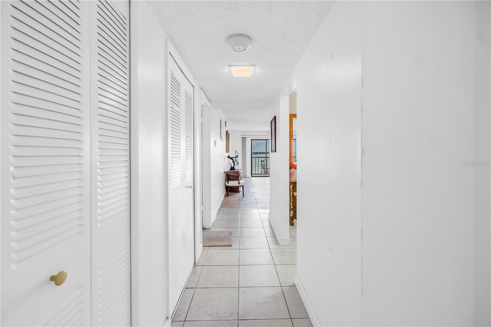 Image 5 of 29 For 7700 Sun Island Drive S 402