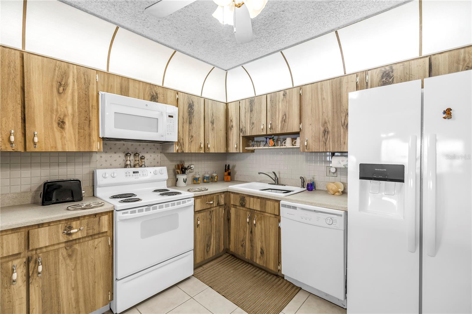 Image 7 of 29 For 7700 Sun Island Drive S 402