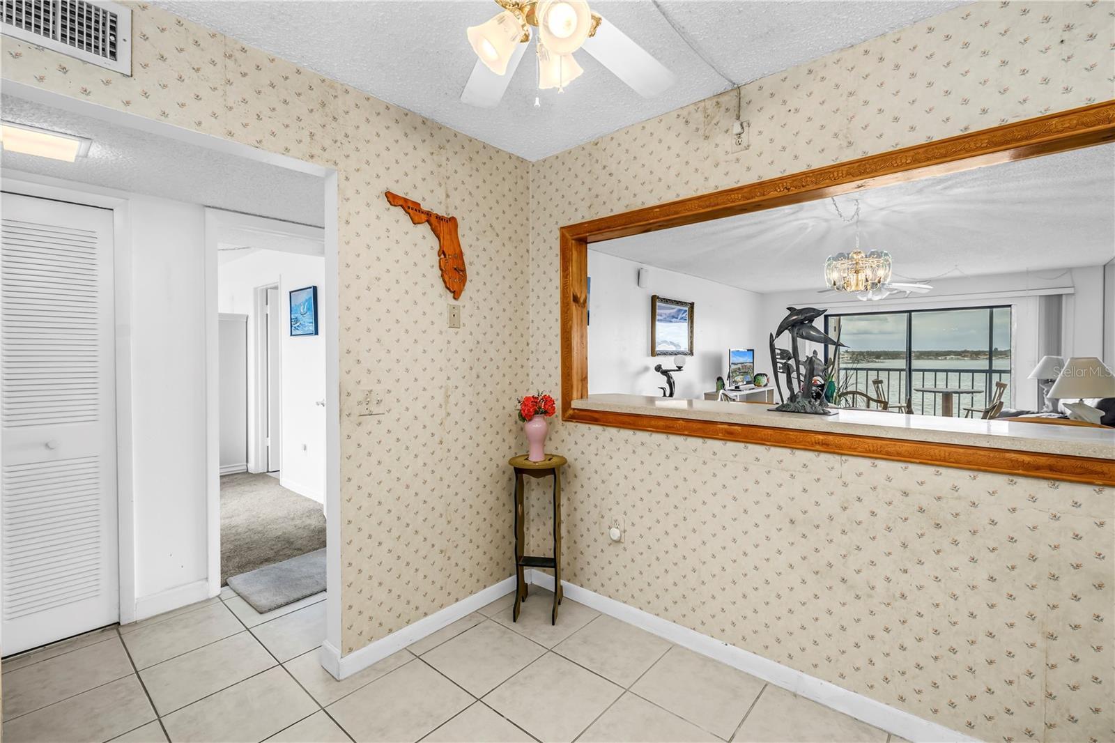 Image 8 of 29 For 7700 Sun Island Drive S 402