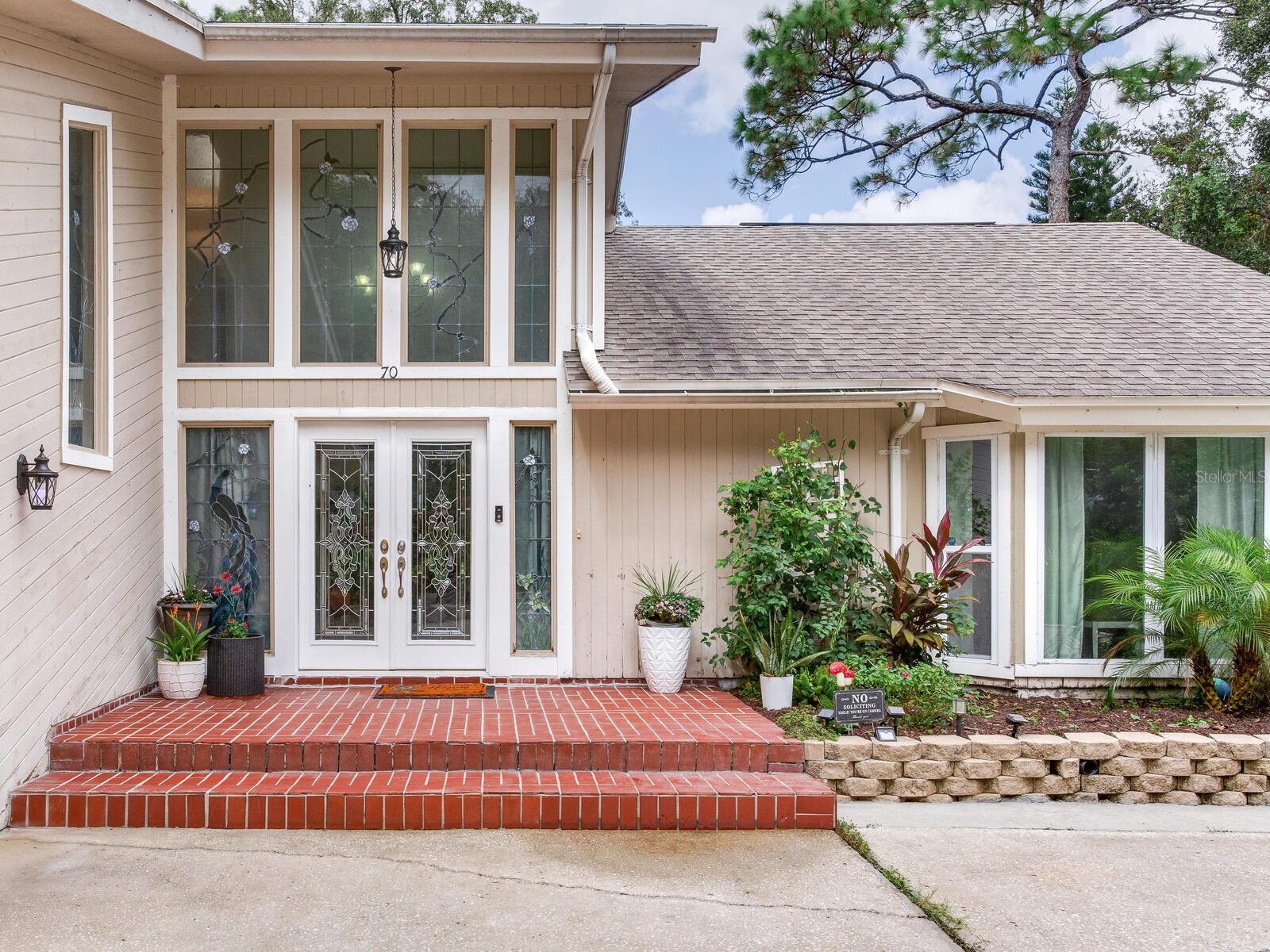 Image 4 of 49 For 70 Bay Woods Drive