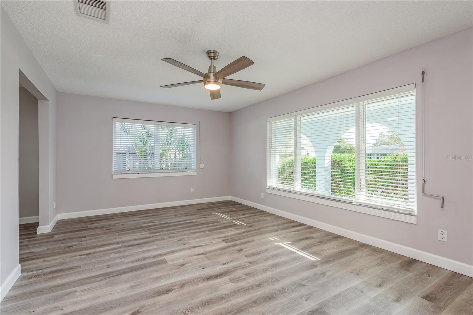 Image 11 of 42 For 5630 Venetian Boulevard Ne