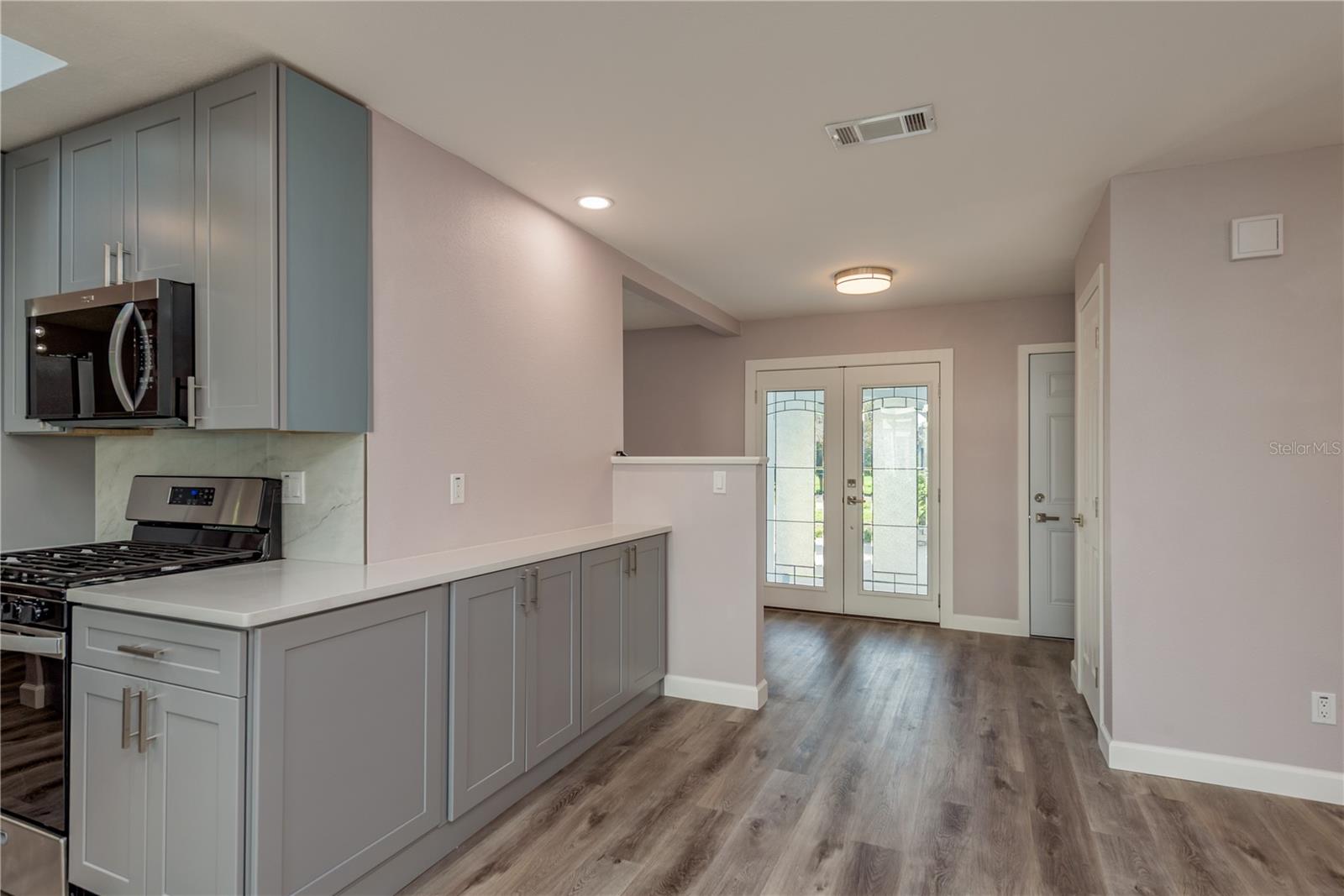 Image 19 of 42 For 5630 Venetian Boulevard Ne