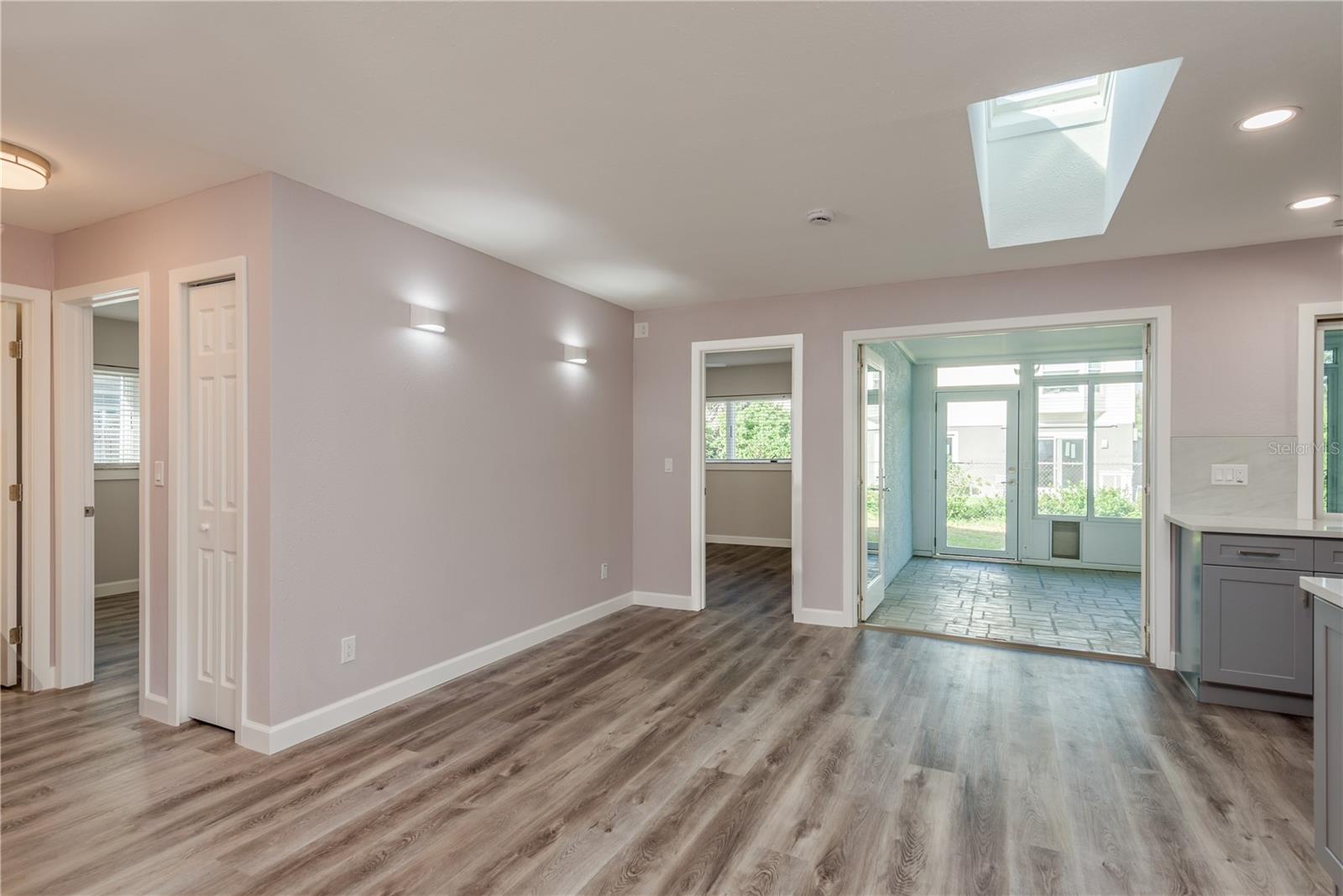 Image 20 of 42 For 5630 Venetian Boulevard Ne
