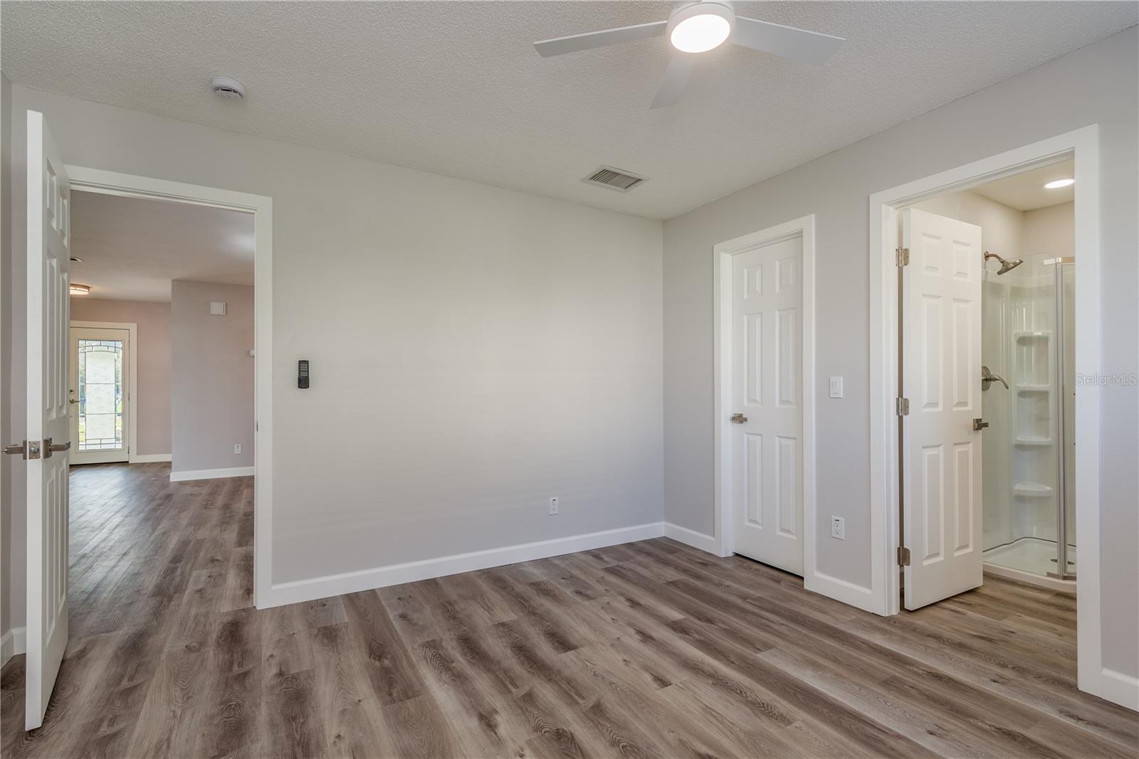 Image 22 of 42 For 5630 Venetian Boulevard Ne