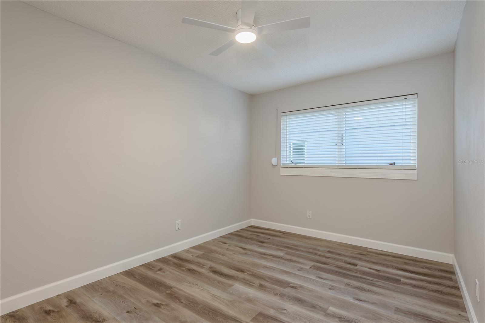 Image 24 of 42 For 5630 Venetian Boulevard Ne