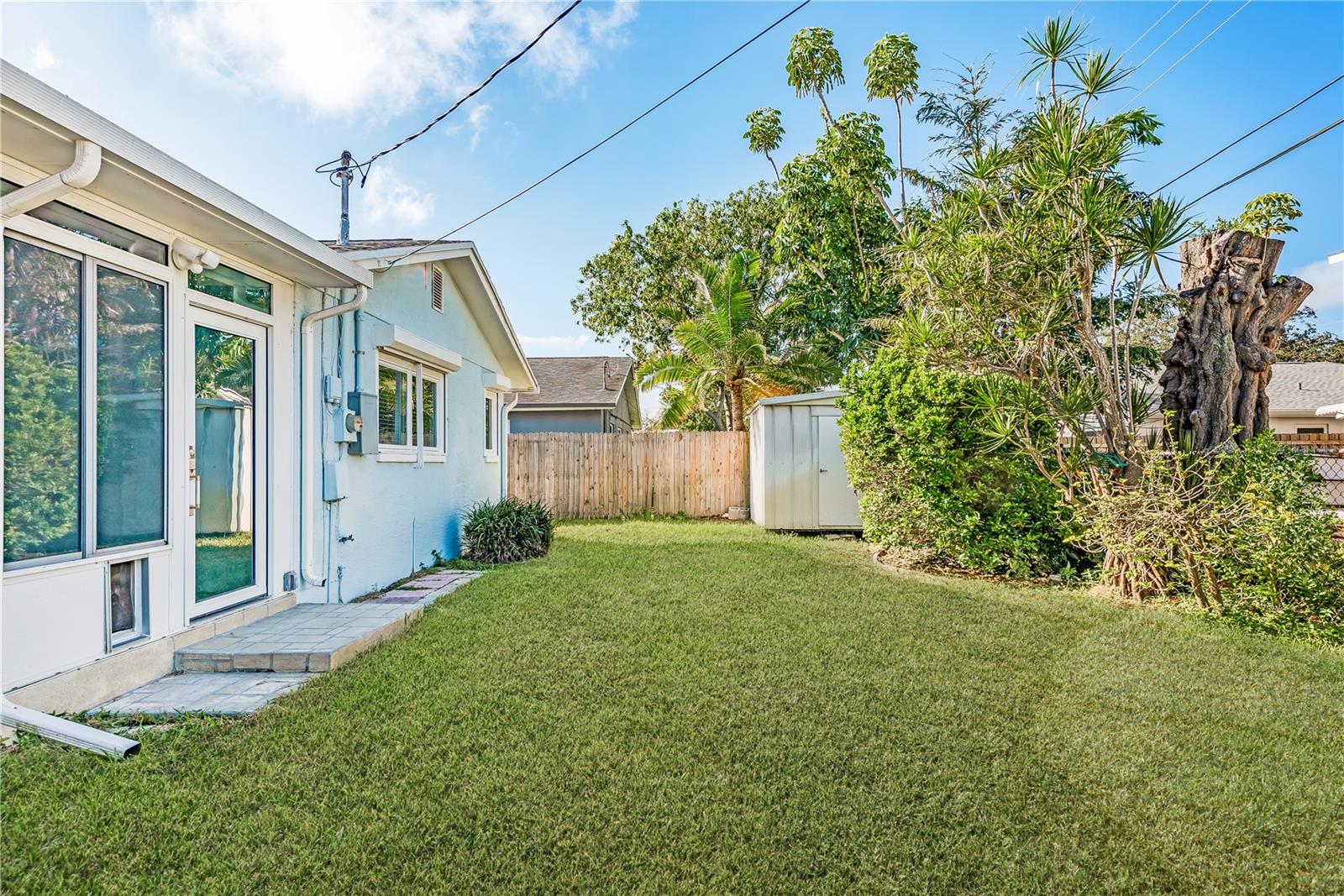 Image 37 of 42 For 5630 Venetian Boulevard Ne
