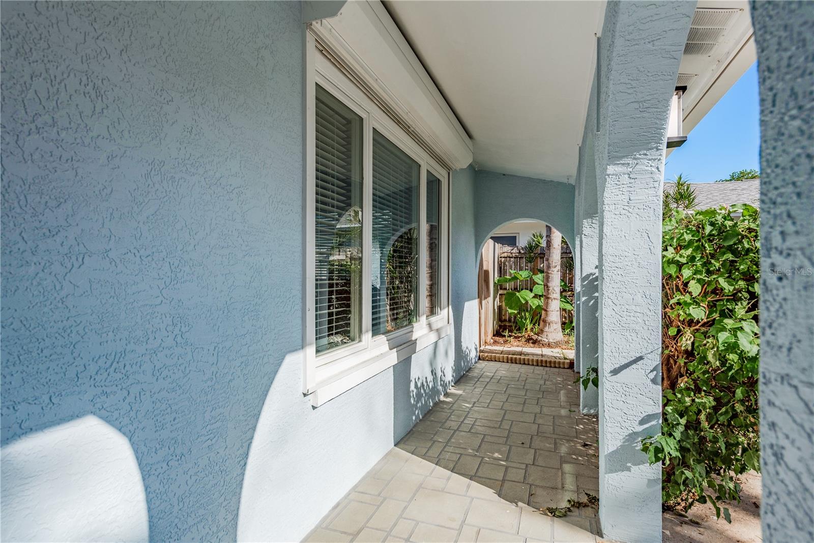 Image 8 of 42 For 5630 Venetian Boulevard Ne