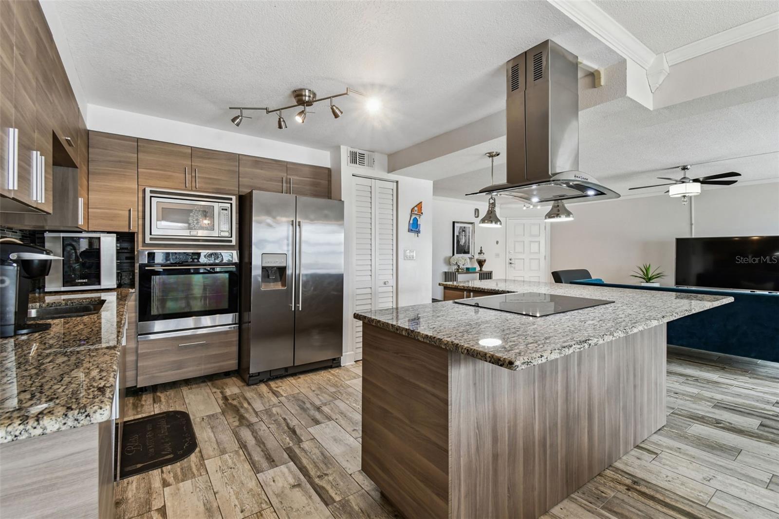 Image 17 of 76 For 5000 Gulf Boulevard 303