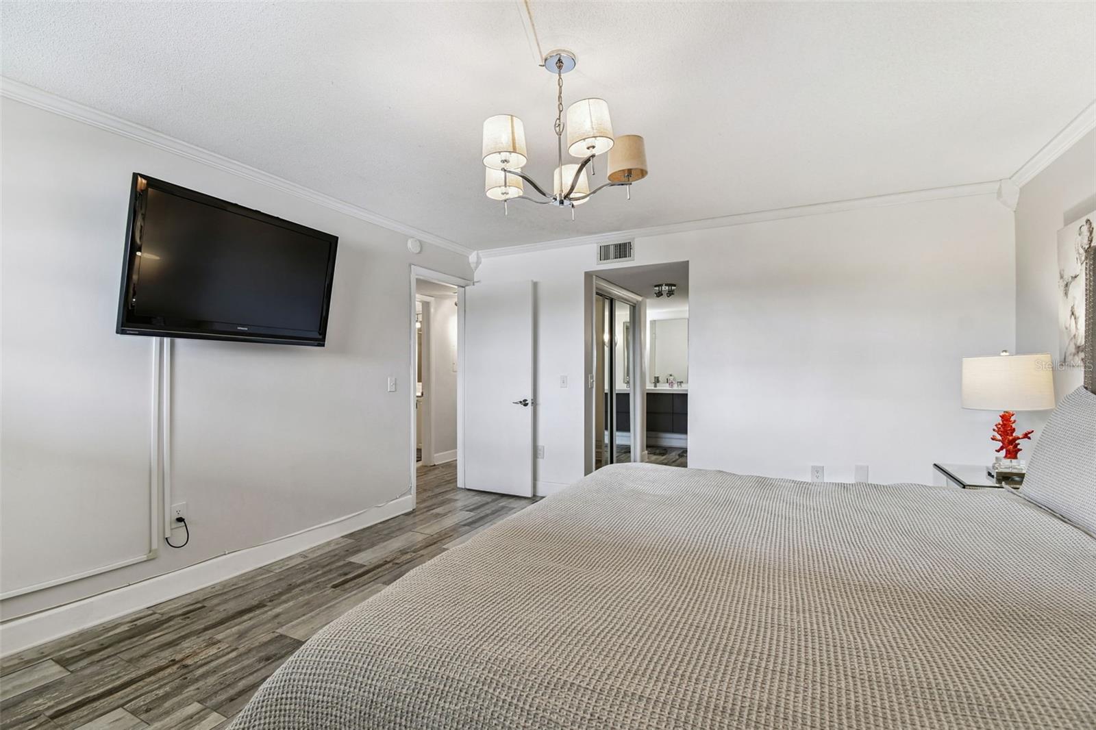Image 31 of 76 For 5000 Gulf Boulevard 303