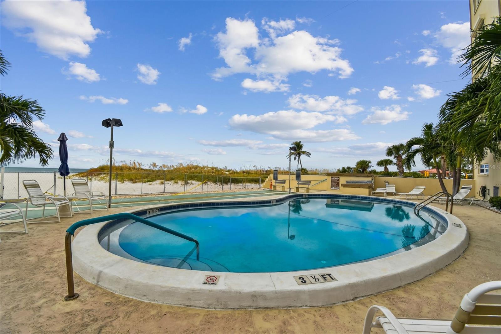 Image 47 of 76 For 5000 Gulf Boulevard 303