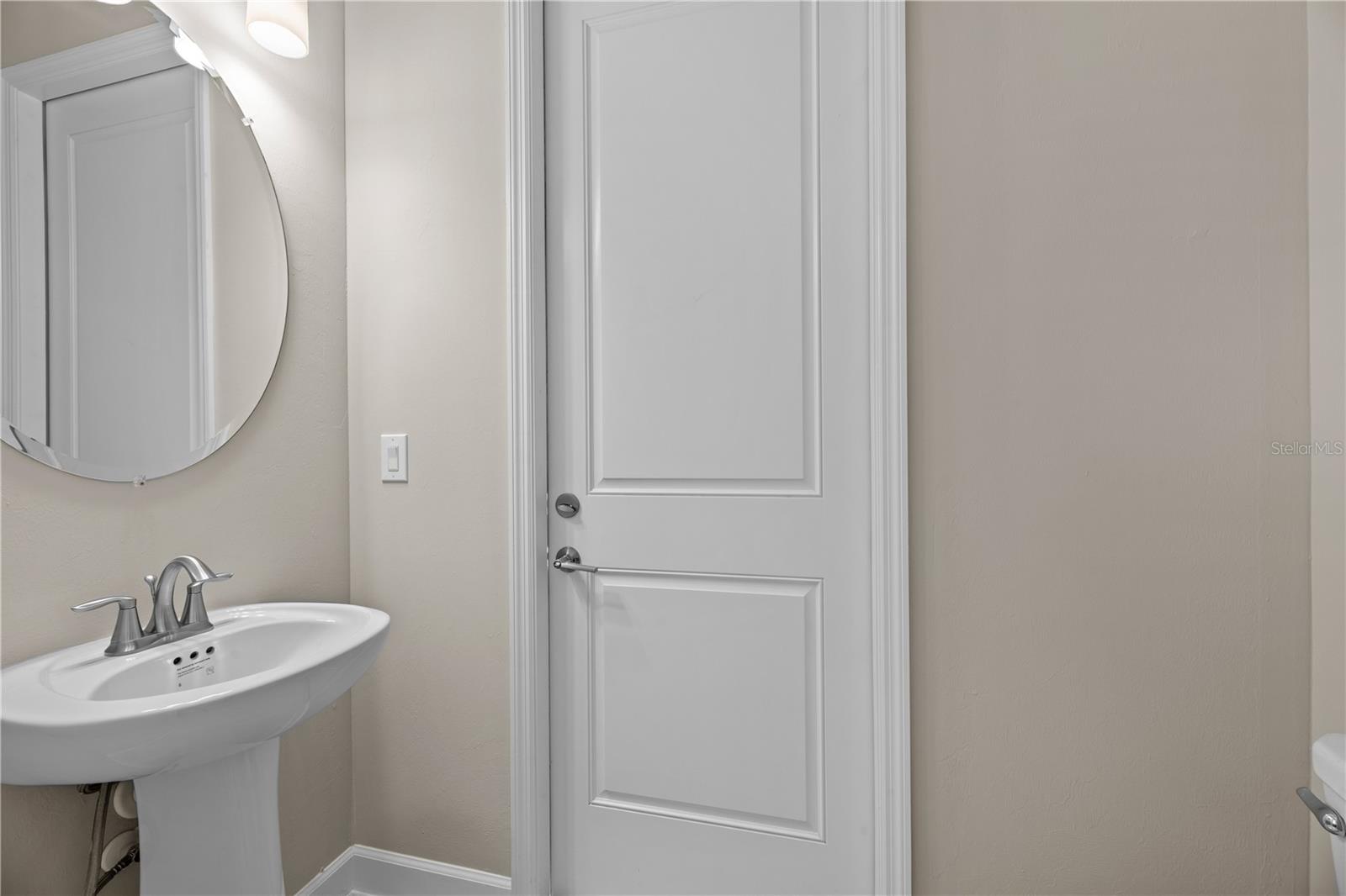 Image 15 of 20 For 7940 Lakes Edge Lane