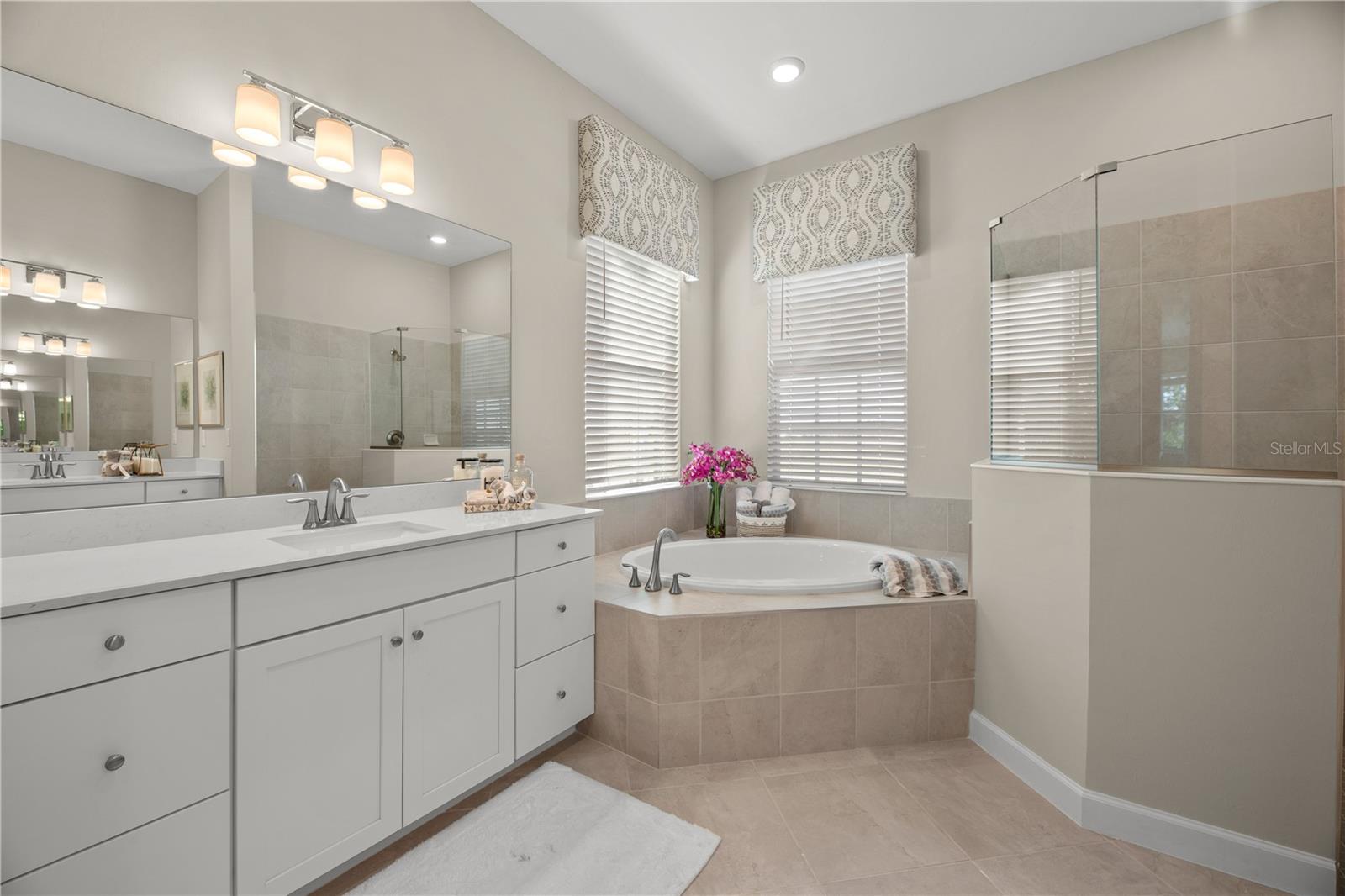 Image 7 of 20 For 7940 Lakes Edge Lane