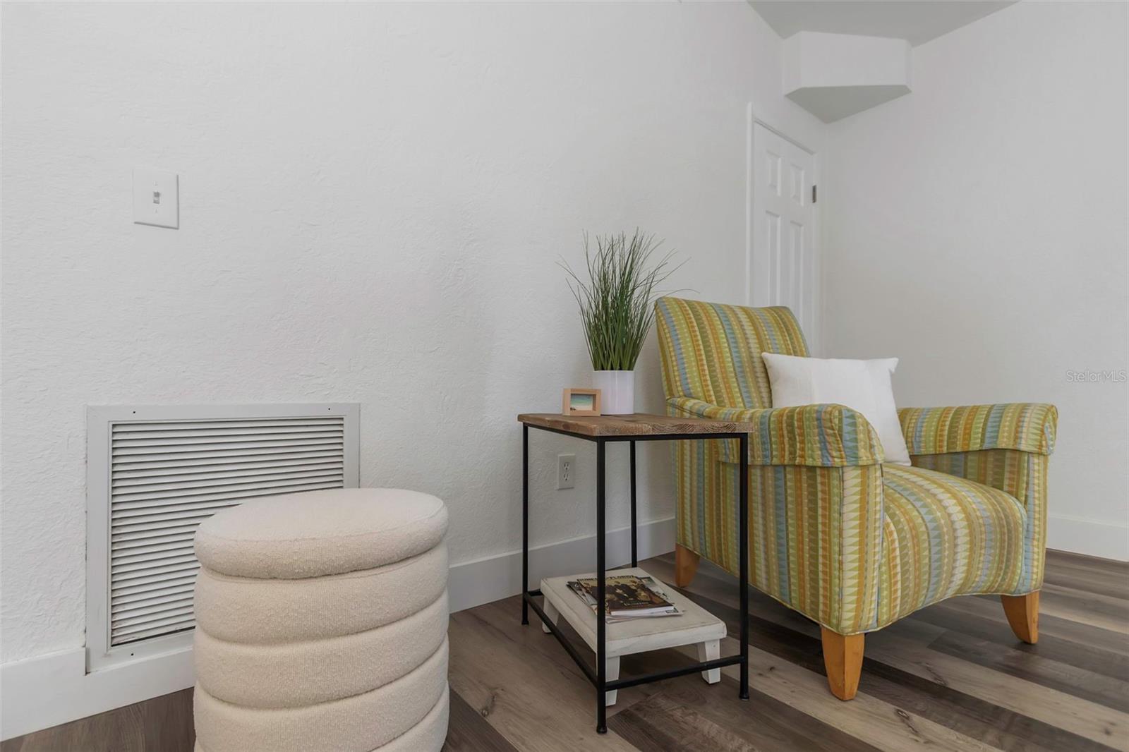 Image 19 of 44 For 676 Orangewood Drive