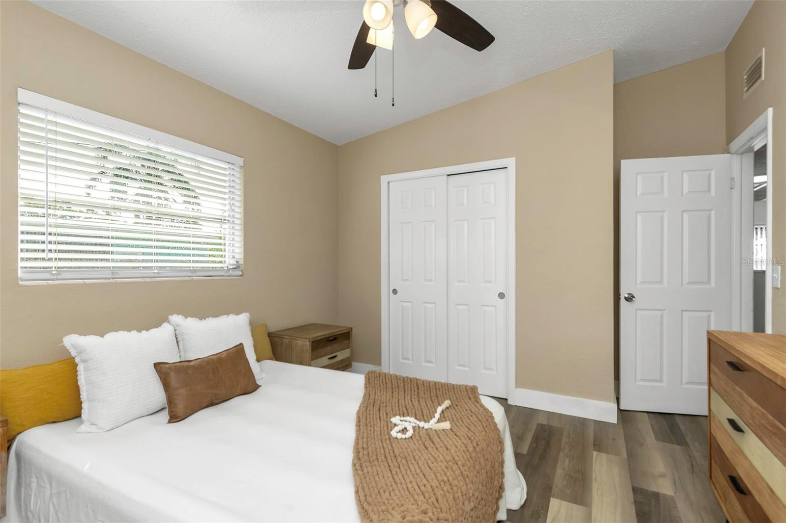 Image 29 of 44 For 676 Orangewood Drive