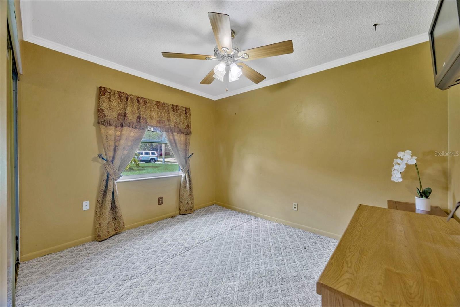 Image 27 of 31 For 1205 Brandon Lakes Avenue