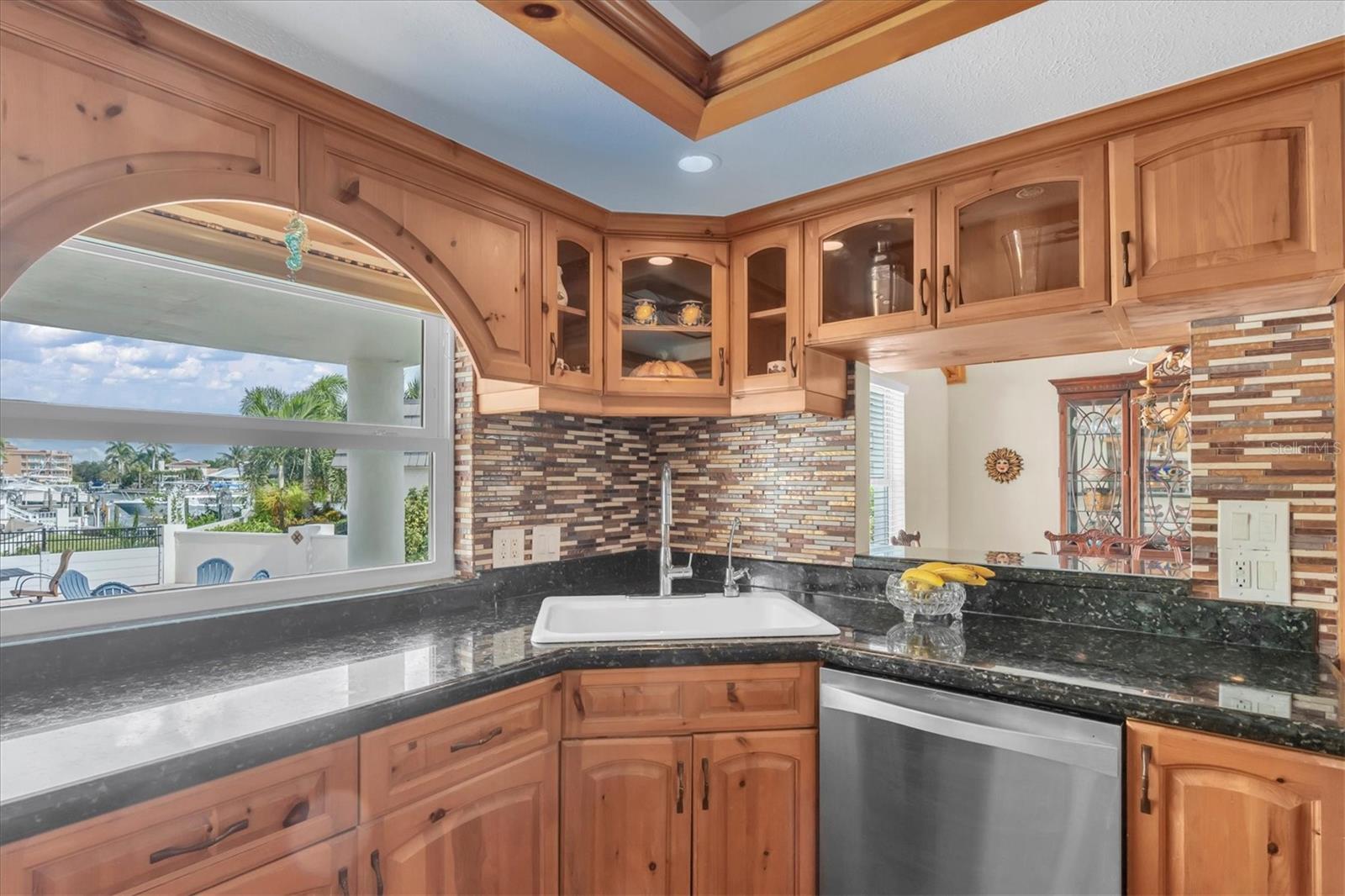 Image 4 of 40 For 5900 Leeland Street S