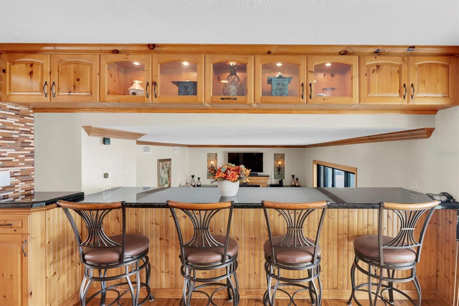 Image 9 of 40 For 5900 Leeland Street S