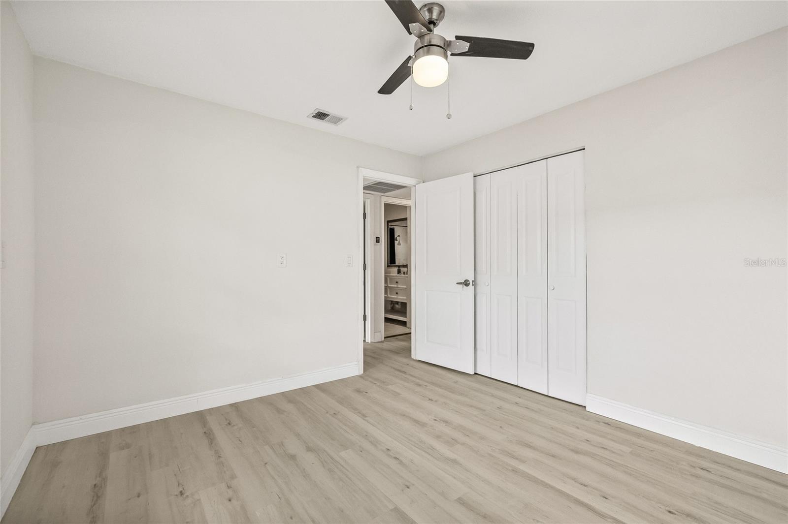 Image 14 of 24 For 5601 Denver Street Ne