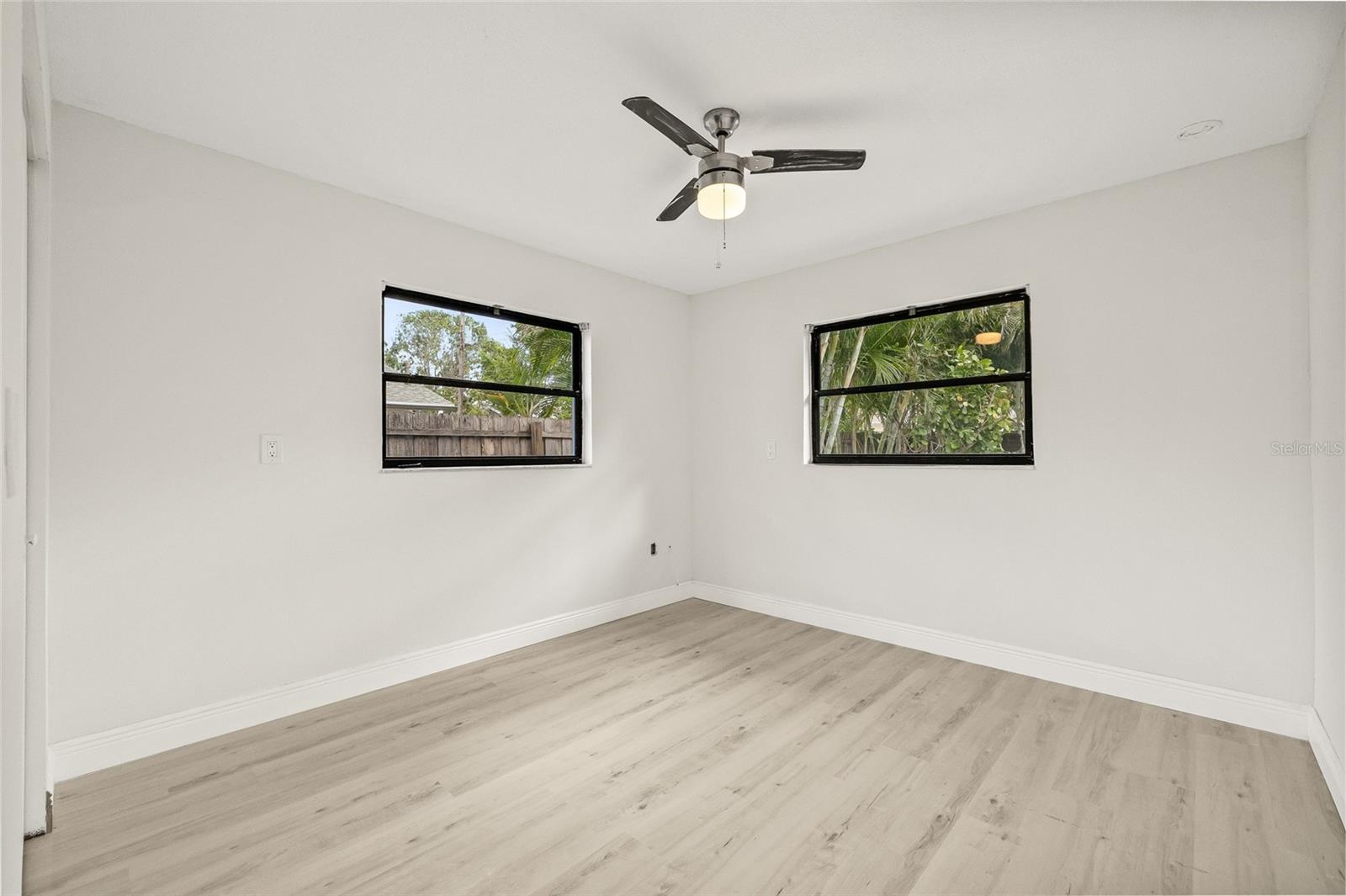 Image 16 of 24 For 5601 Denver Street Ne