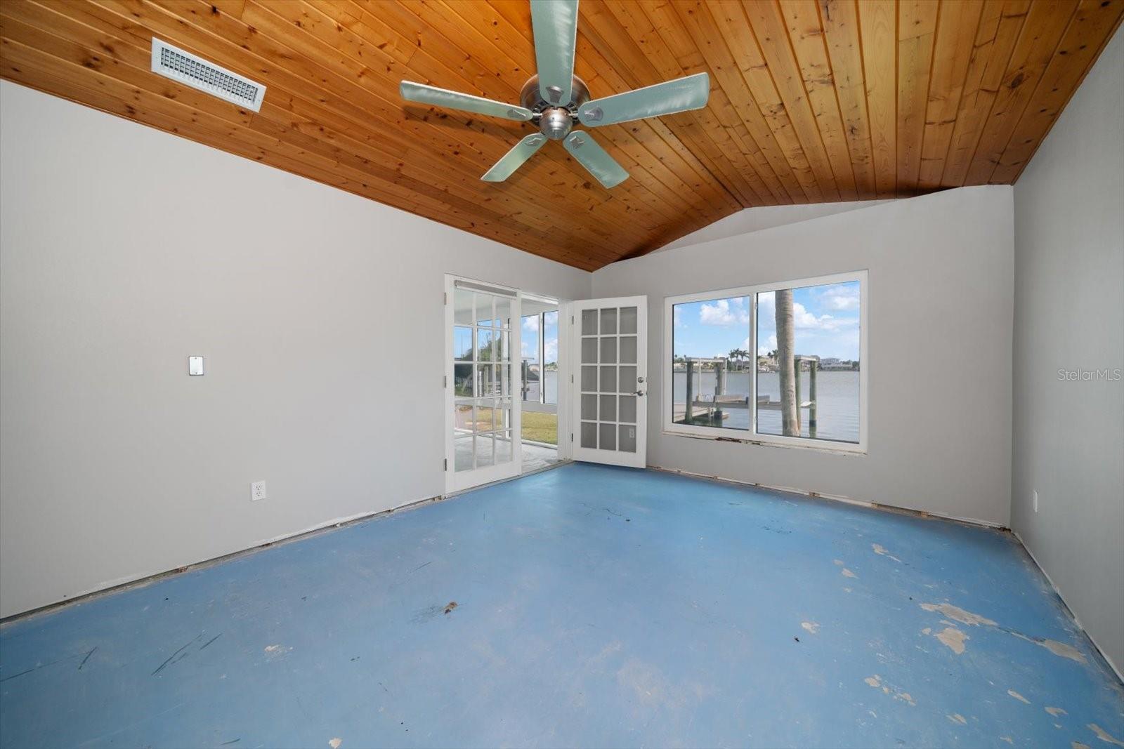 Image 25 of 46 For 219 176th Avenue E