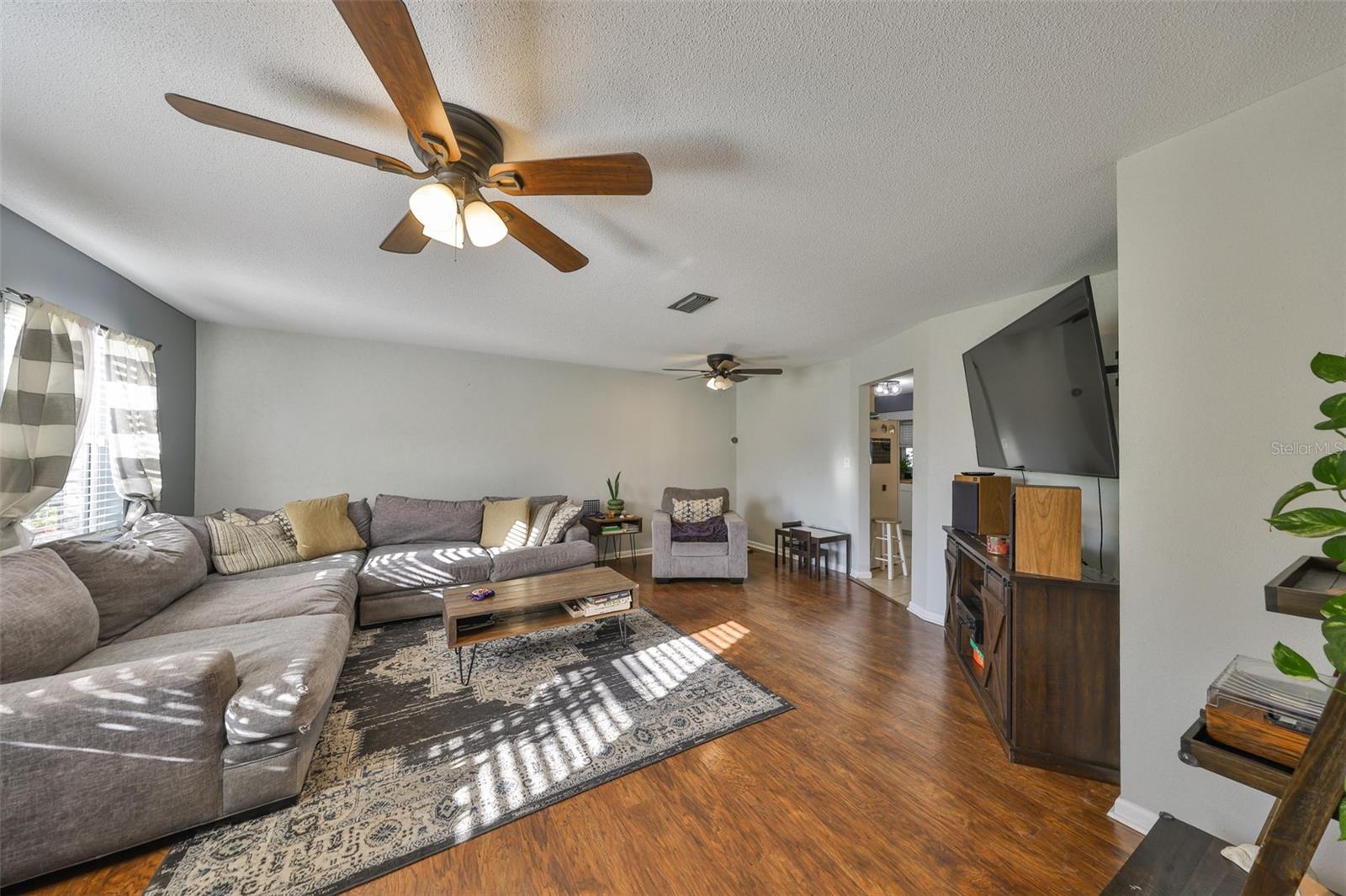 Image 18 of 43 For 6106 Lawncrest Place