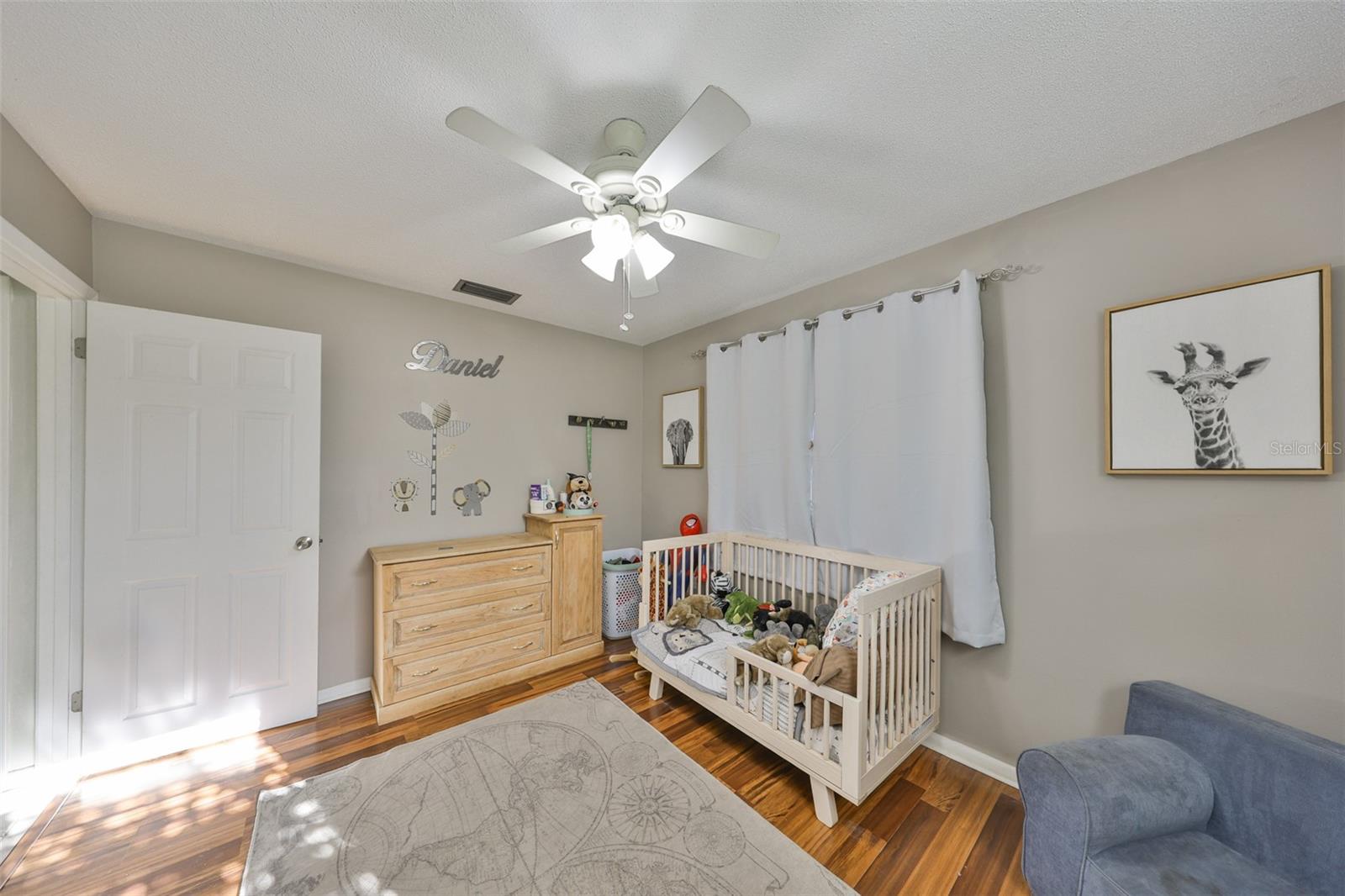 Image 26 of 43 For 6106 Lawncrest Place