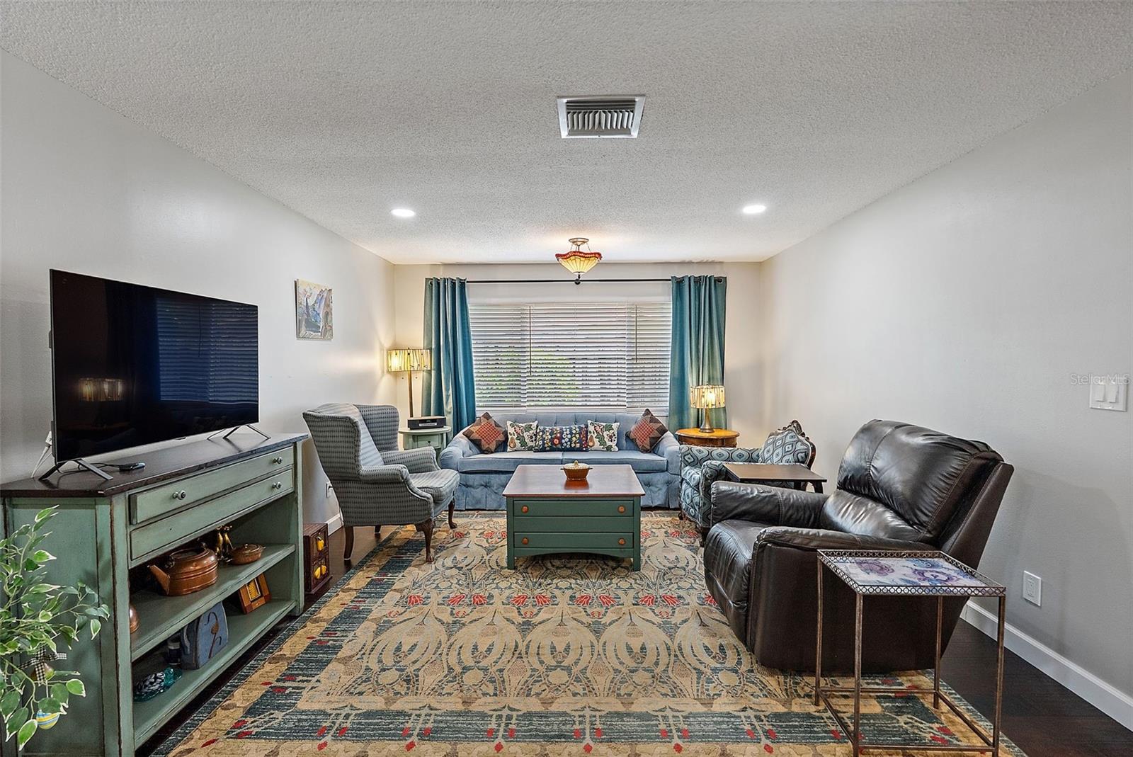 Image 5 of 36 For 13402 Cordova Drive