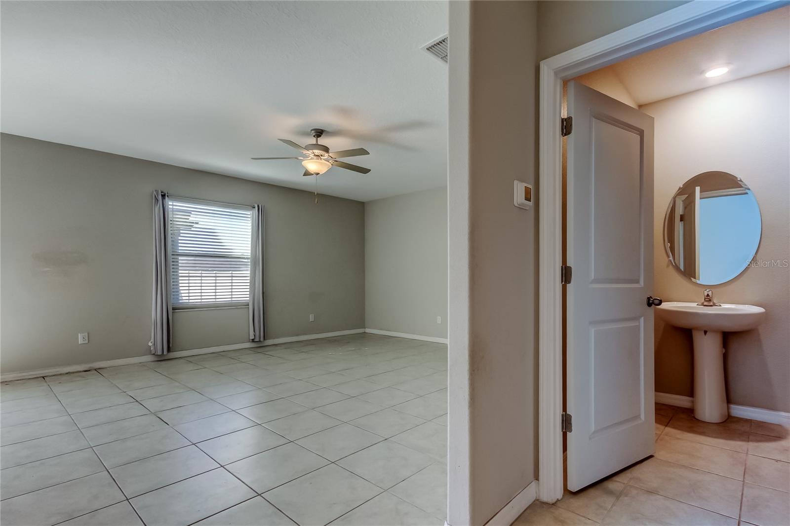 Image 14 of 48 For 6362 Spider Lily Way