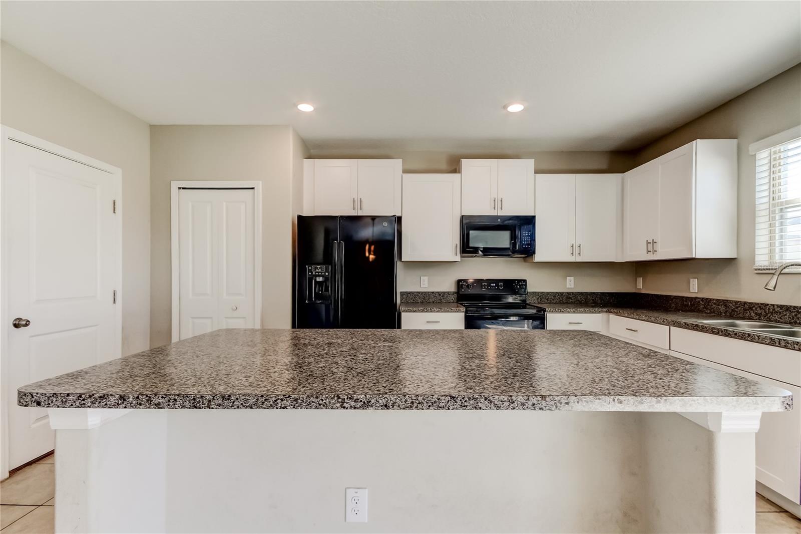 Image 18 of 48 For 6362 Spider Lily Way