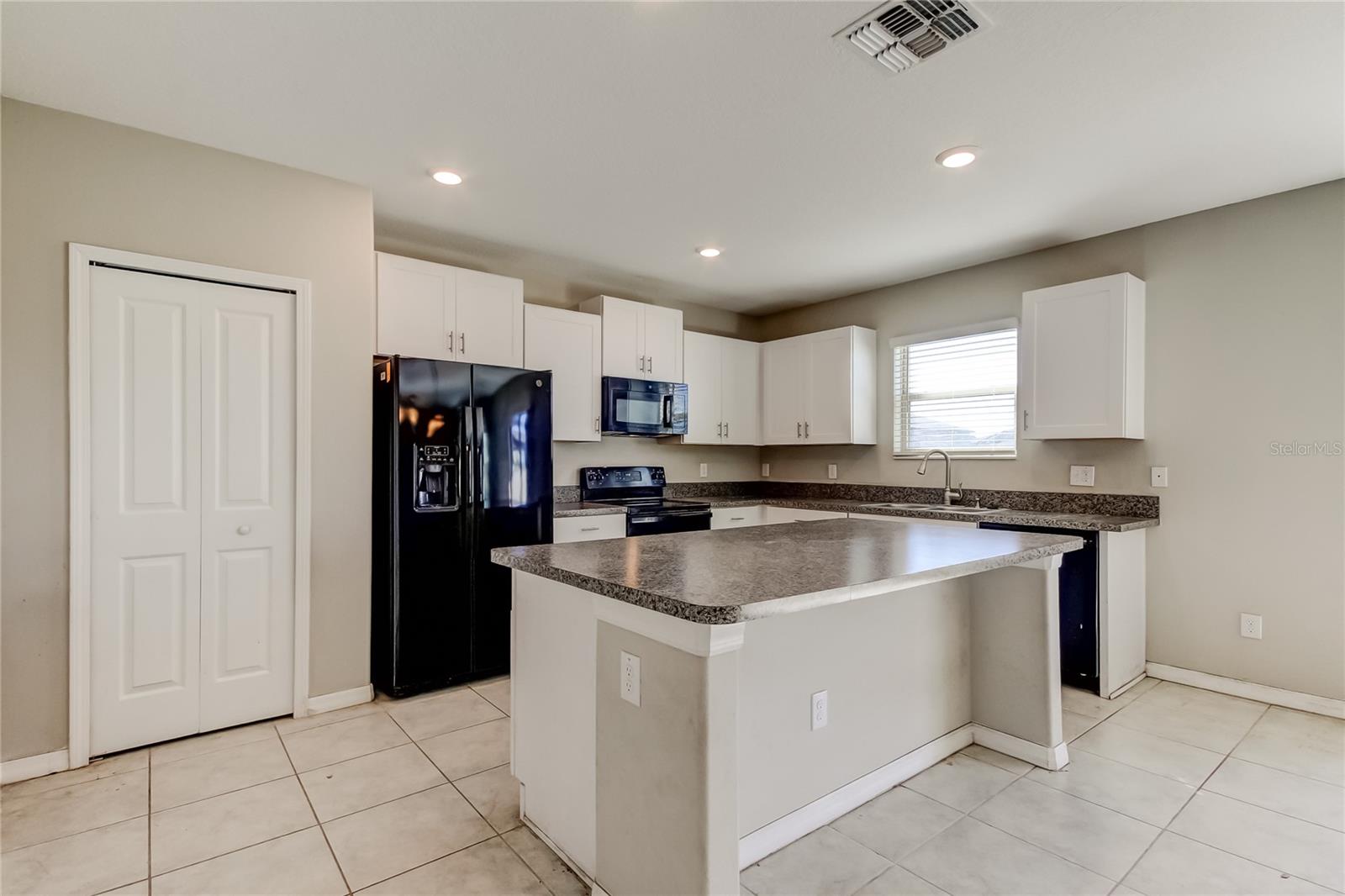 Image 19 of 48 For 6362 Spider Lily Way