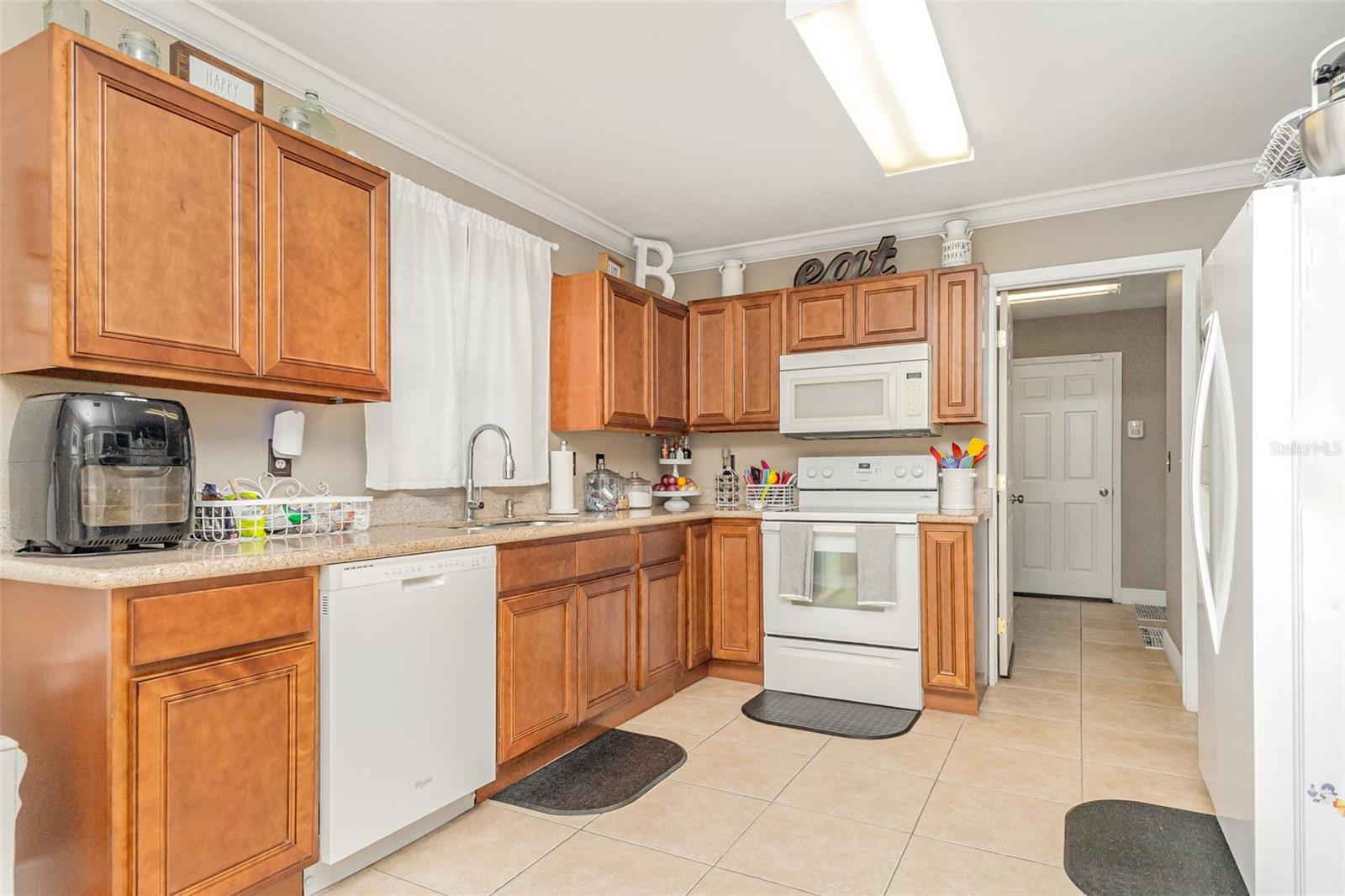Image 12 of 30 For 2228 Palmview Circle E