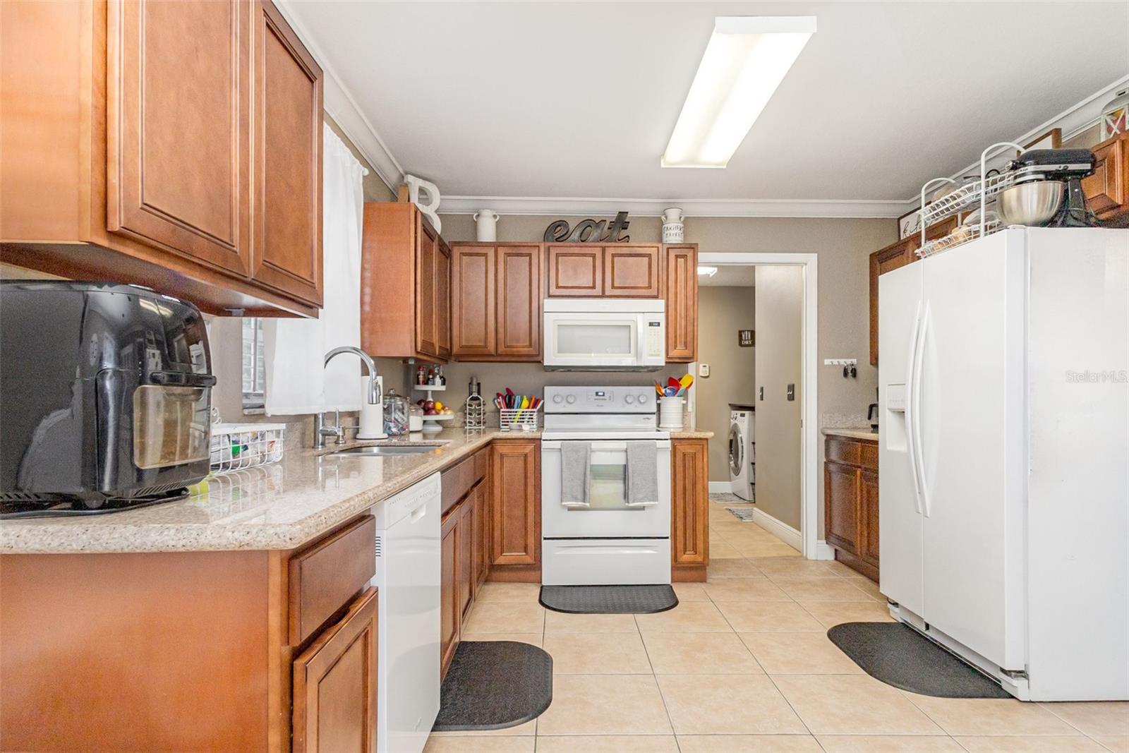 Image 13 of 30 For 2228 Palmview Circle E