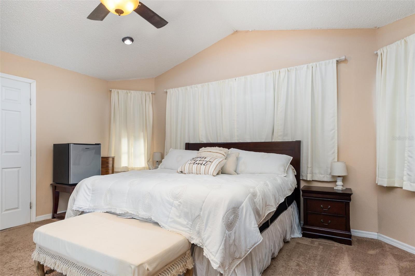 Image 18 of 30 For 2228 Palmview Circle E