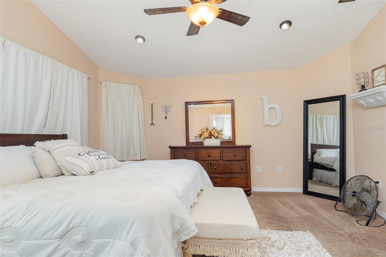 Image 19 of 30 For 2228 Palmview Circle E
