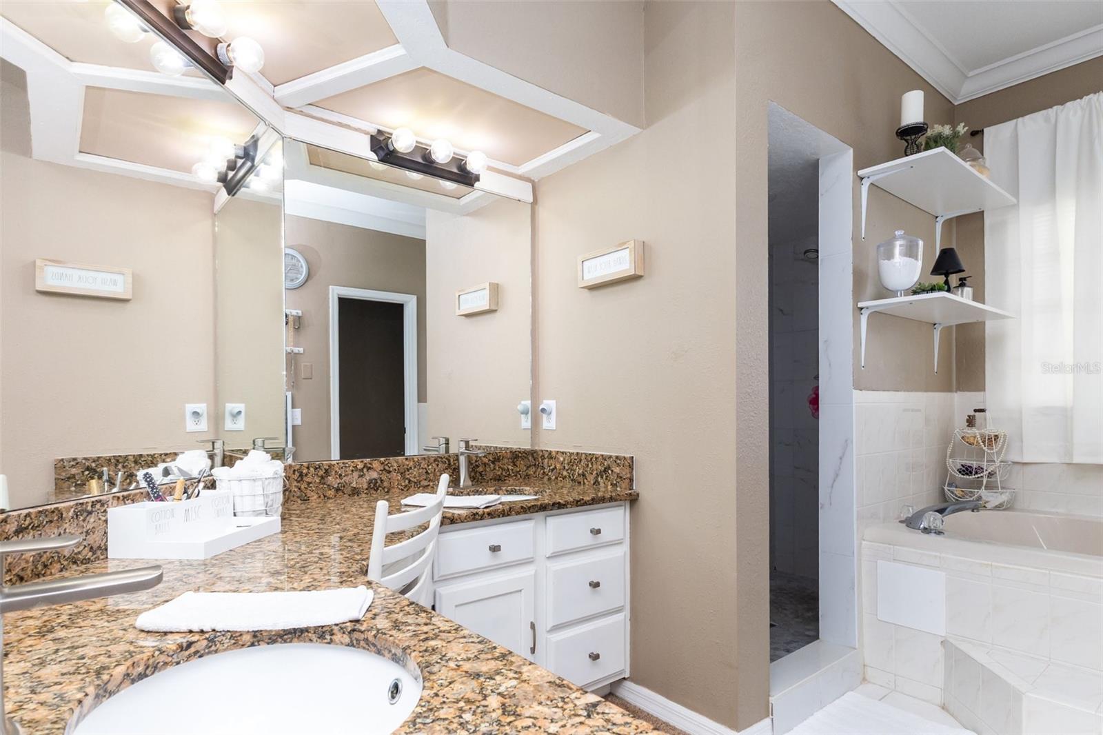 Image 20 of 30 For 2228 Palmview Circle E