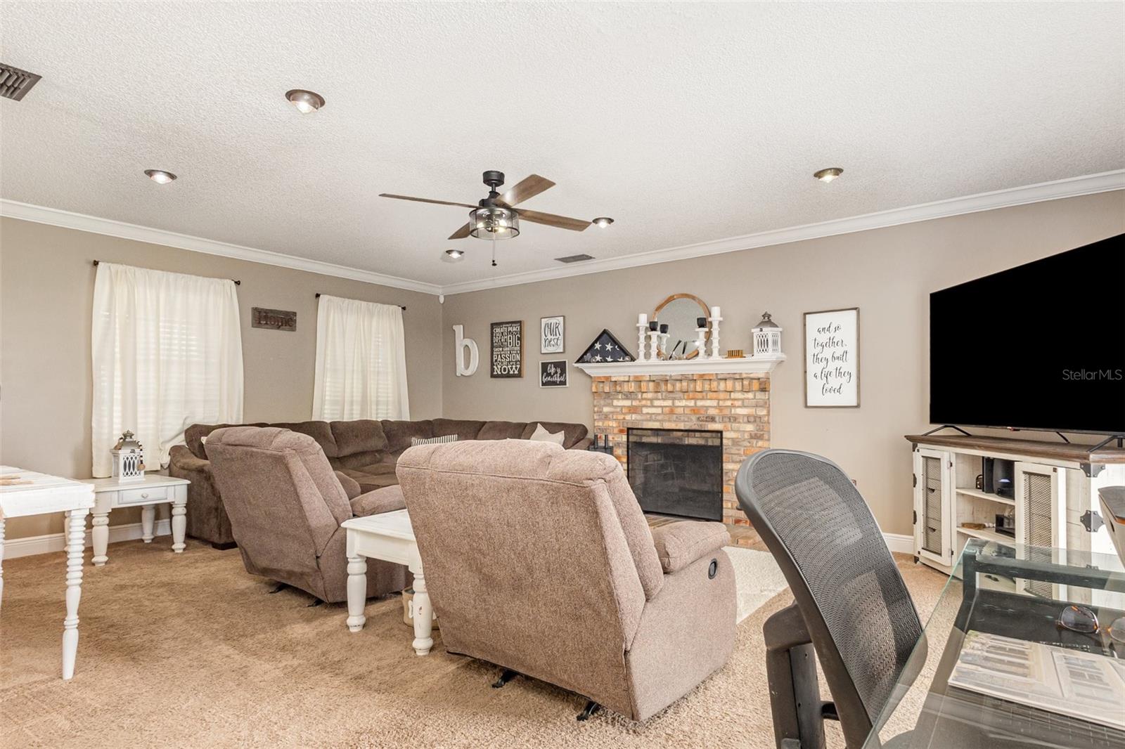 Image 6 of 30 For 2228 Palmview Circle E