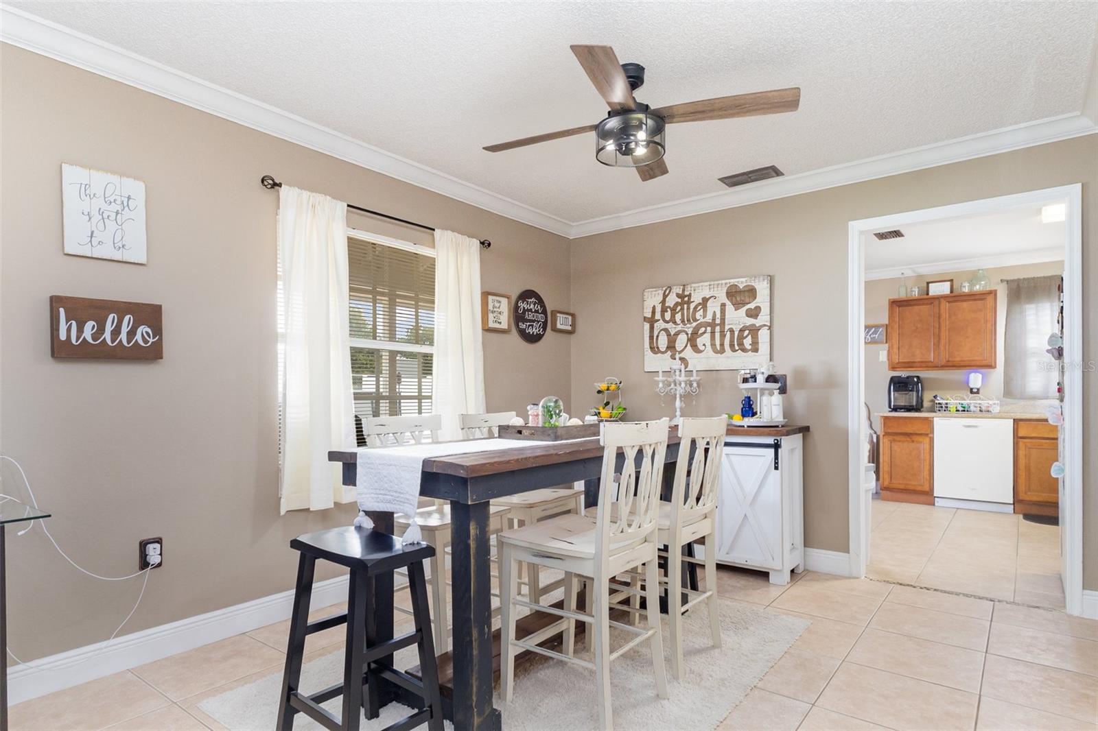 Image 9 of 30 For 2228 Palmview Circle E