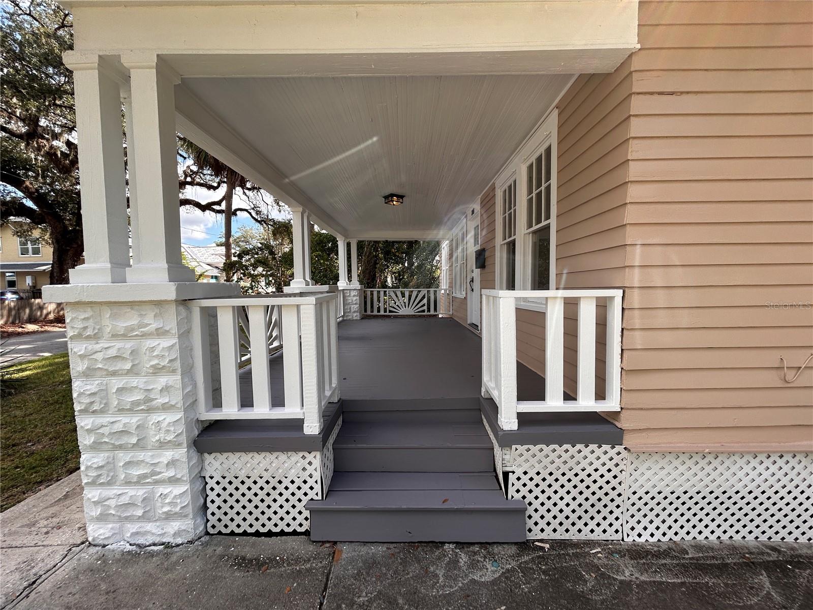 Image 4 of 57 For 801 Hollywood Street