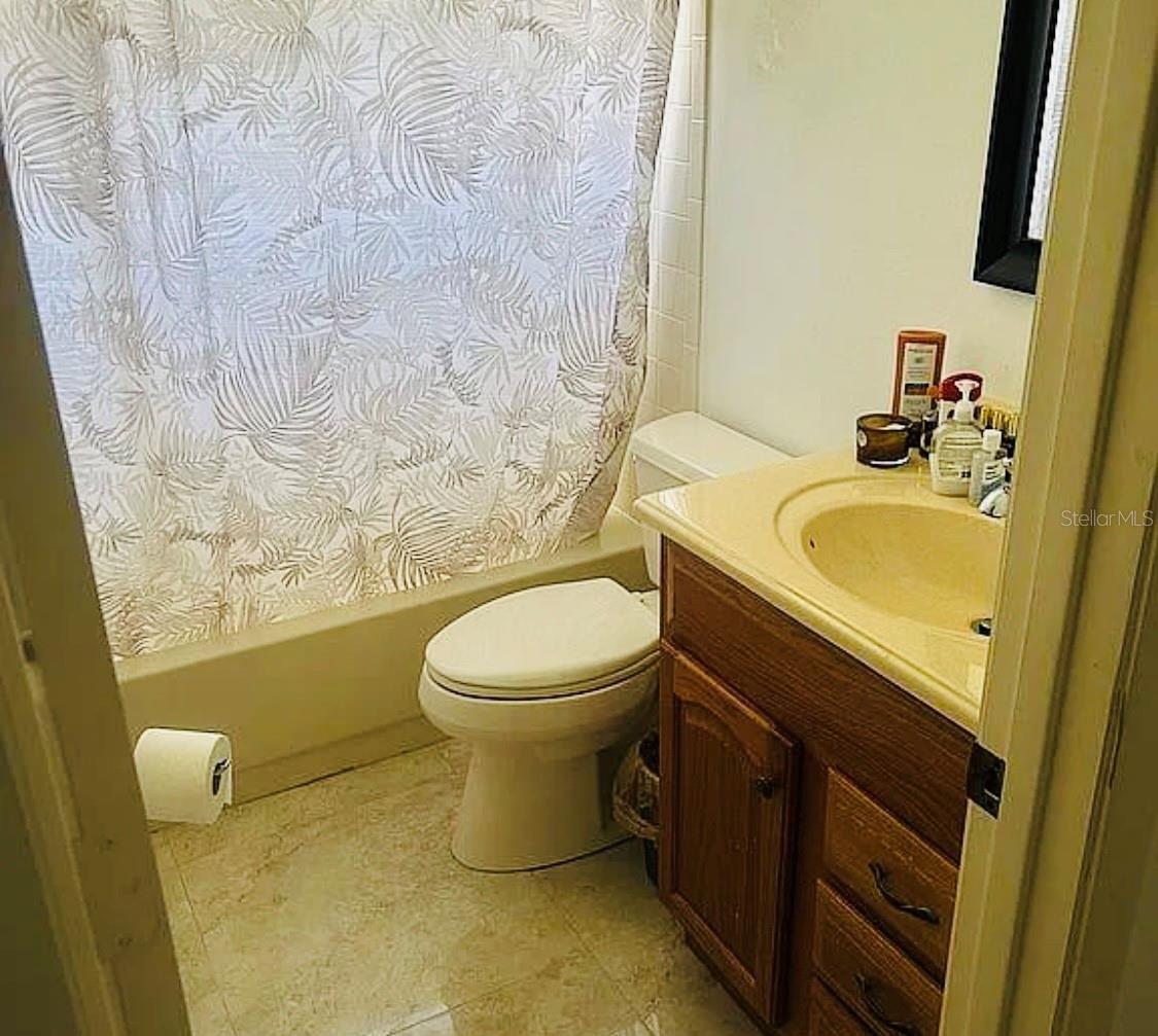 Image 10 of 52 For 1909 Castle Bay Court