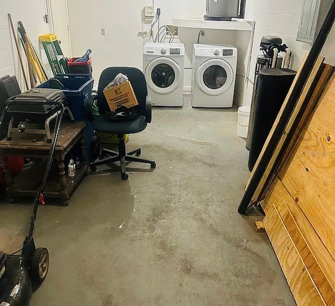 Image 11 of 52 For 1909 Castle Bay Court