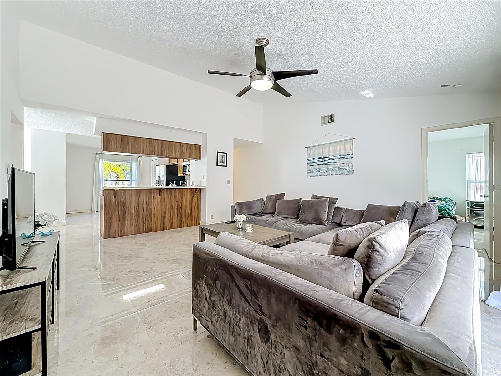 Image 15 of 52 For 1909 Castle Bay Court