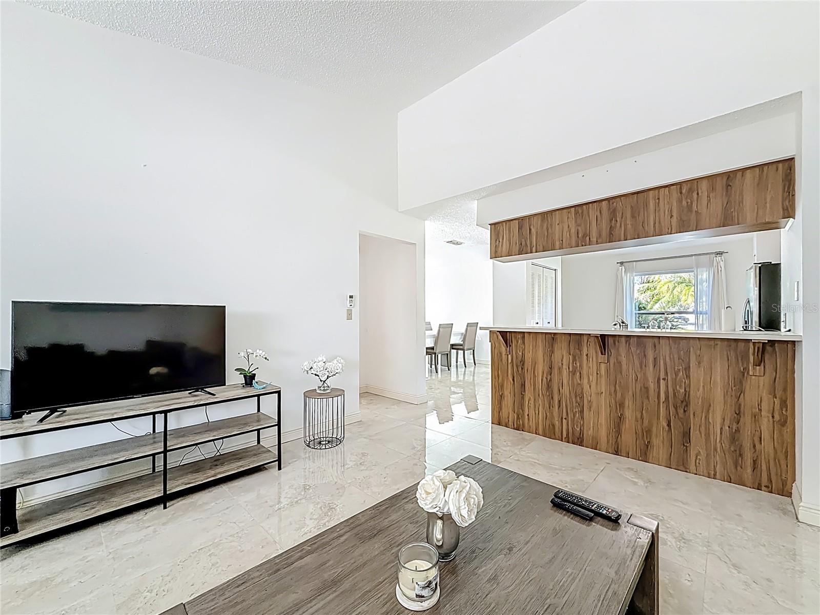 Image 18 of 52 For 1909 Castle Bay Court