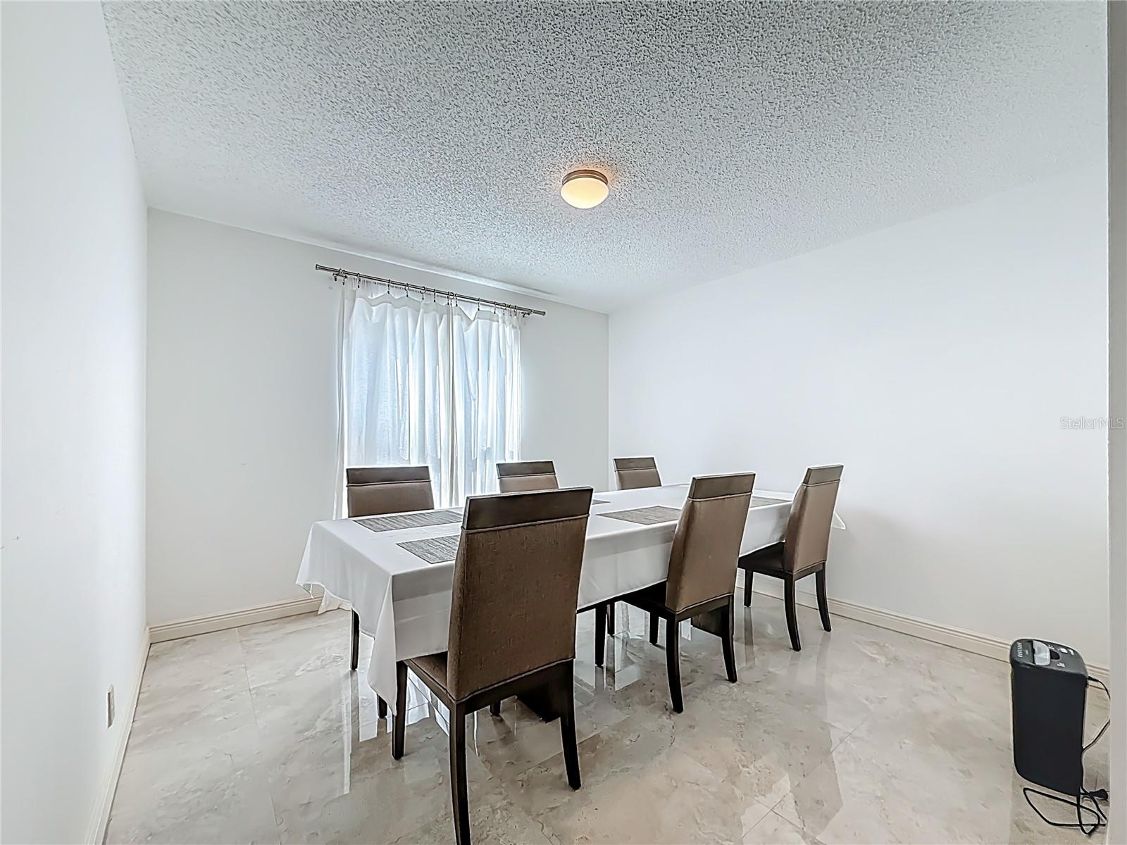 Image 26 of 52 For 1909 Castle Bay Court