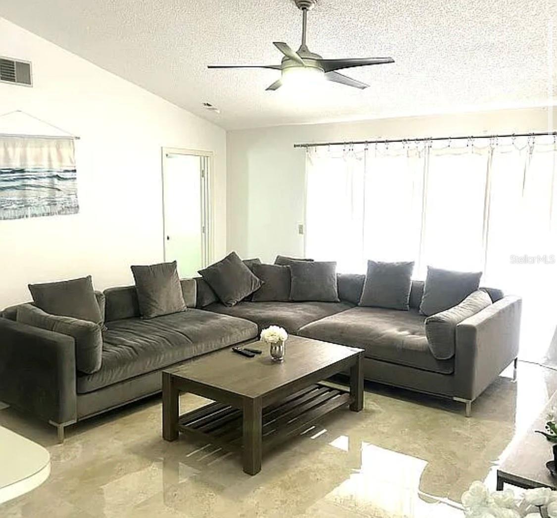 Image 3 of 52 For 1909 Castle Bay Court