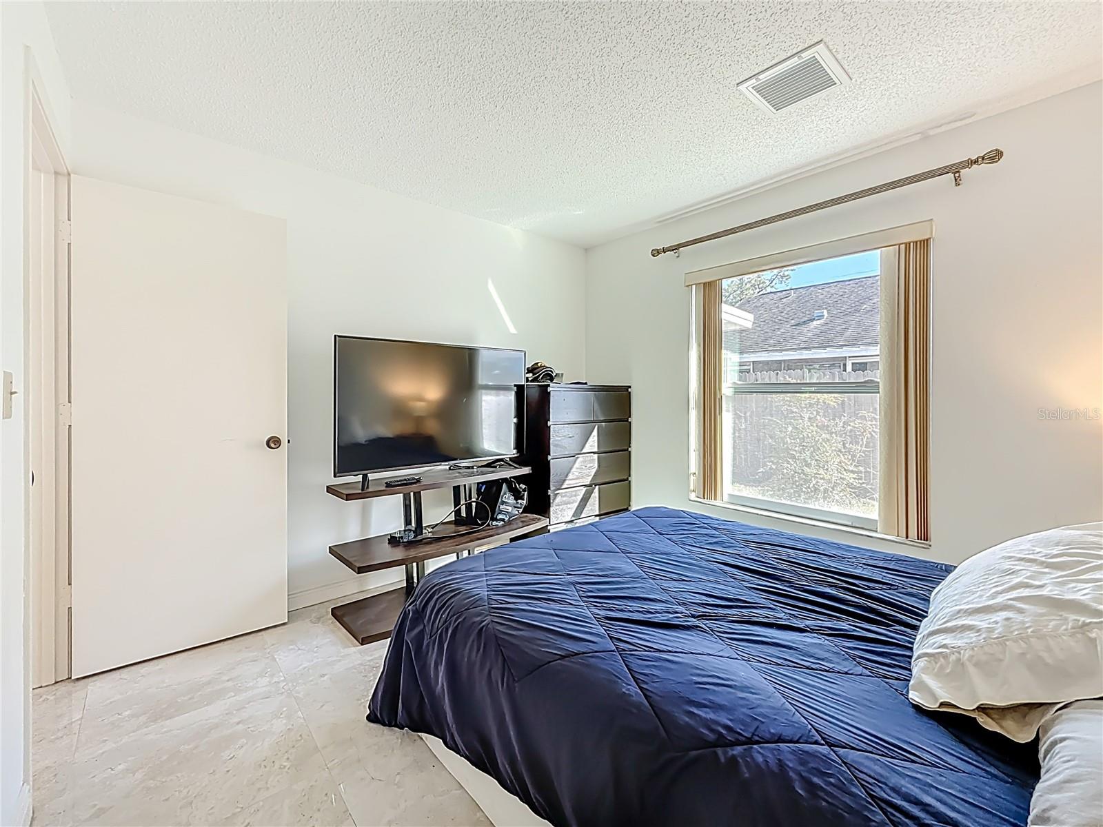 Image 32 of 52 For 1909 Castle Bay Court