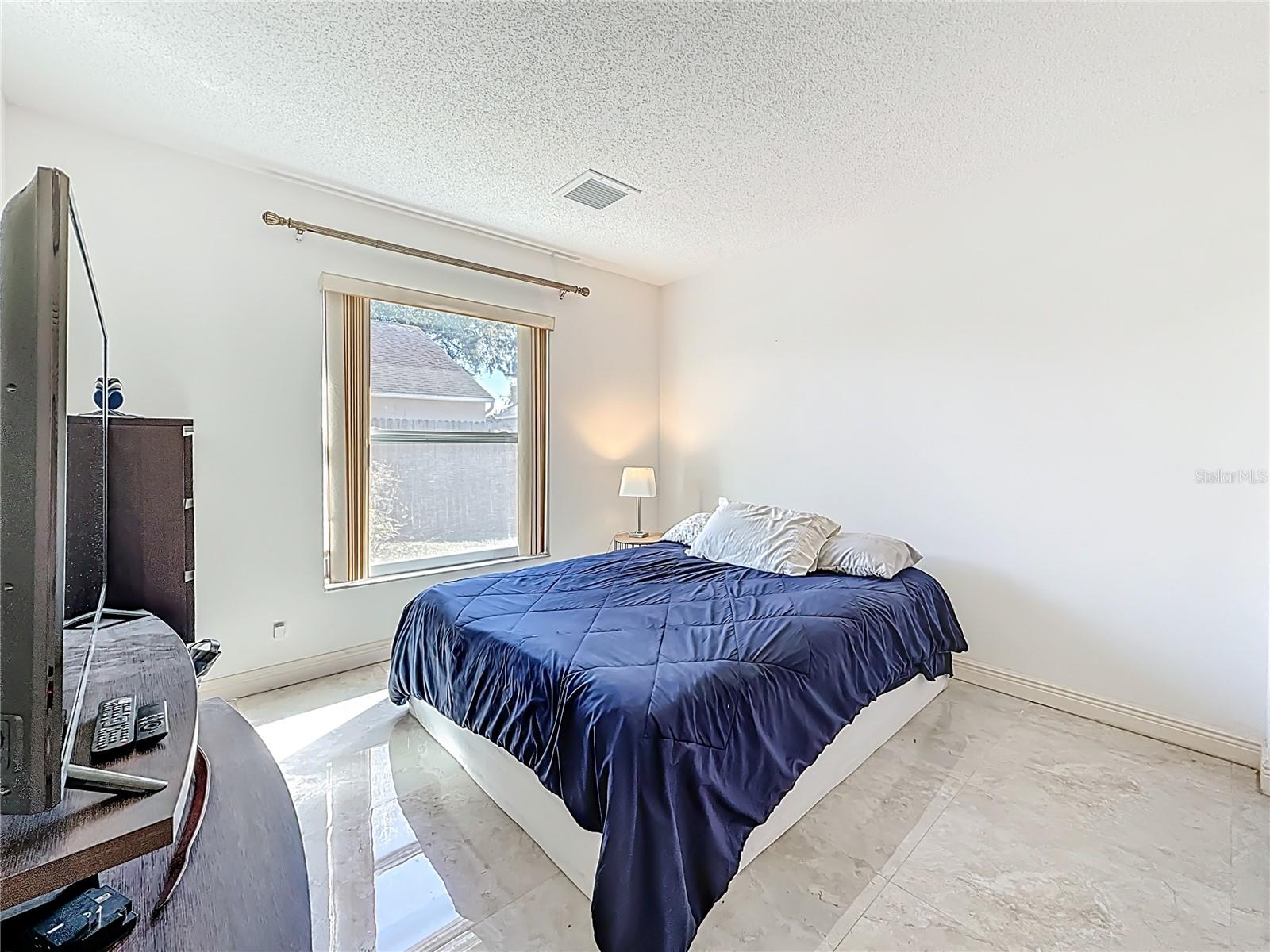 Image 33 of 52 For 1909 Castle Bay Court