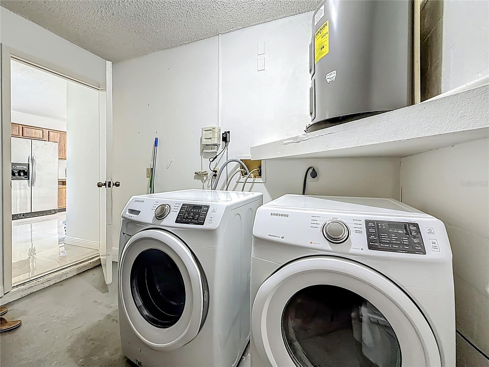 Image 39 of 52 For 1909 Castle Bay Court