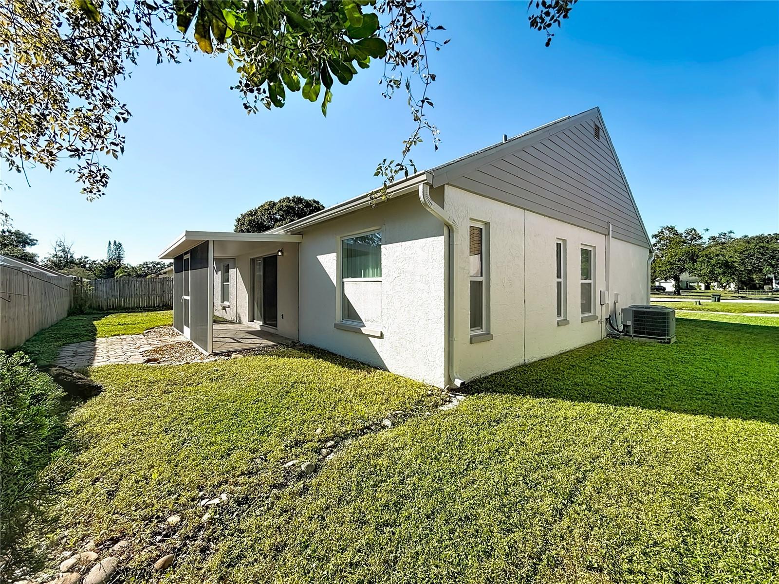 Image 42 of 52 For 1909 Castle Bay Court