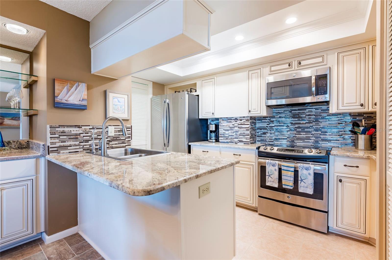 Image 13 of 50 For 1651 Sand Key Estates Court 77