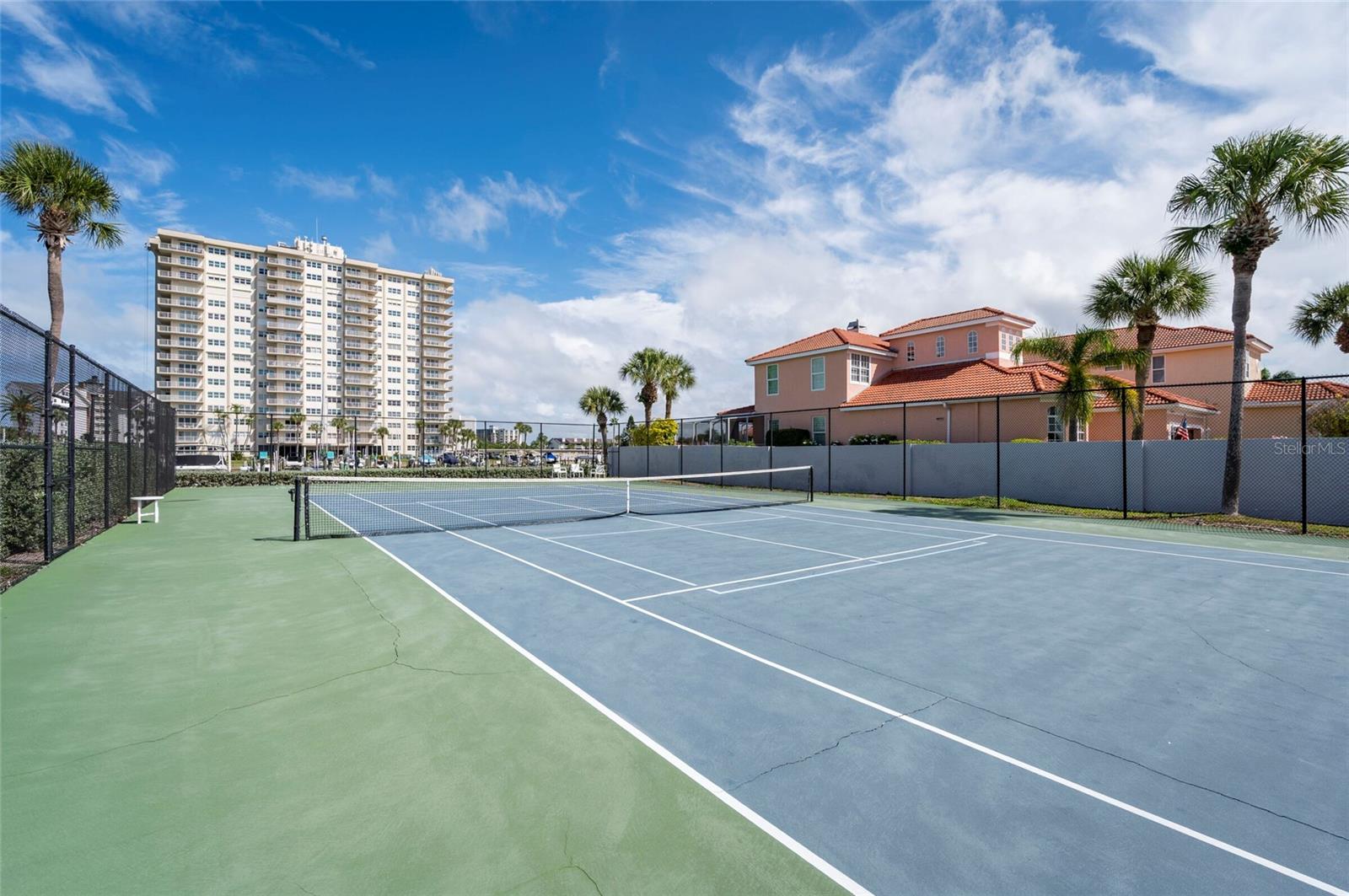 Image 23 of 50 For 1651 Sand Key Estates Court 77